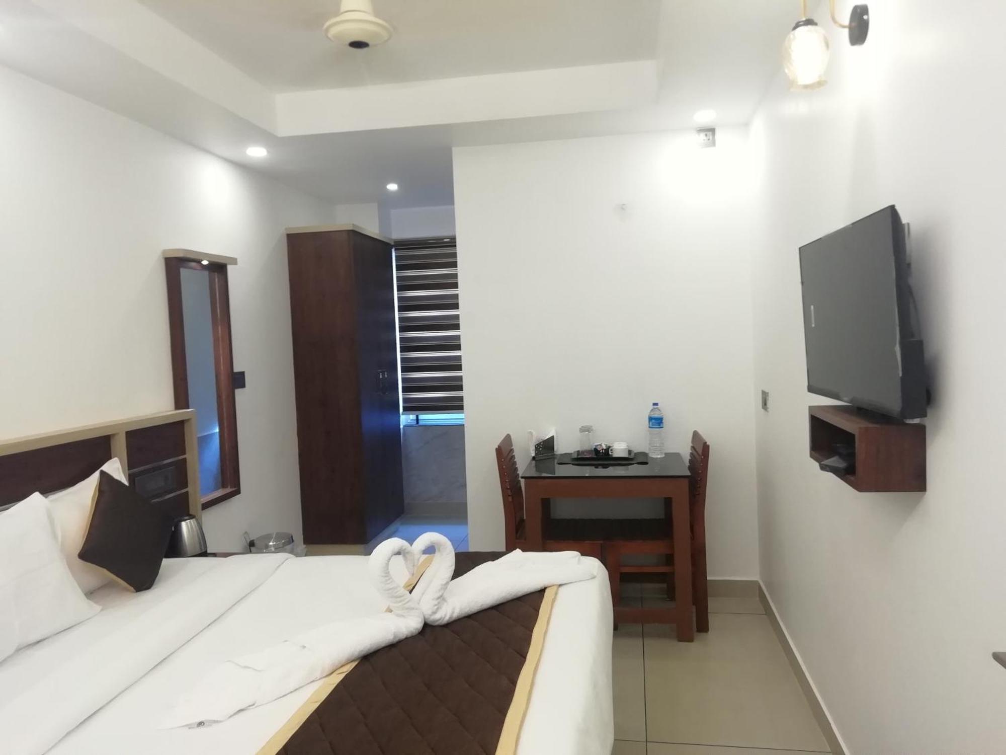 Paul Residency Hotel Nedumbassery Exterior foto