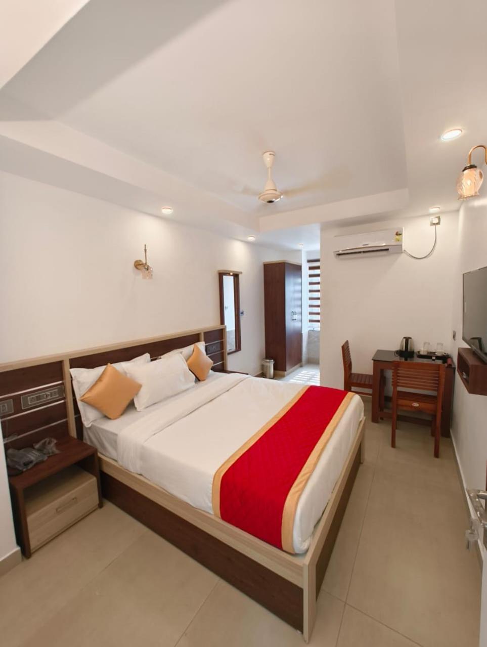 Paul Residency Hotel Nedumbassery Exterior foto